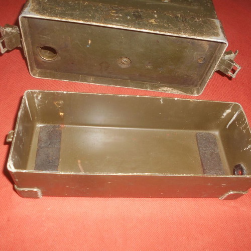 U.S.ARMY Aluminum Case with Battery Holder for PRC-77 Radio used Vietnam War