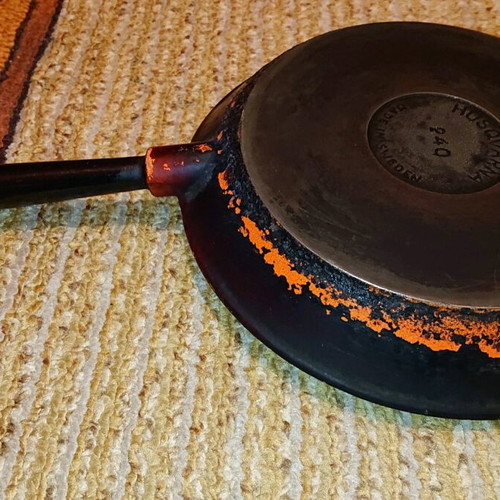 Husqvarna 240 cast iron pan like new