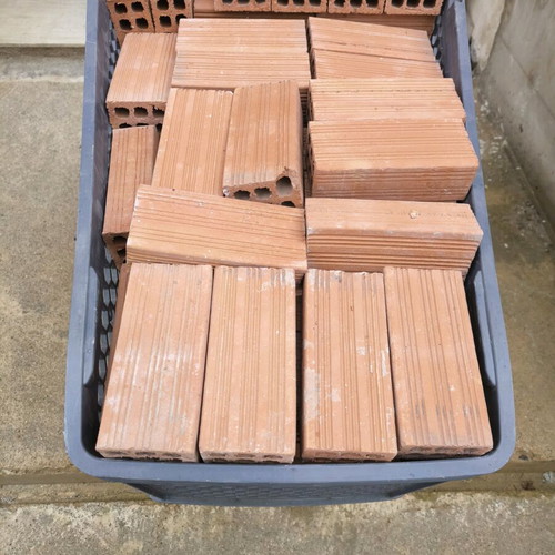 Τούβλα χτισίματος καινούρια 19cm x 9cm x 6cm, 120 τεμάχια