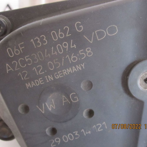 VW Passat throttle body '05-'11 used, code 06F133062G