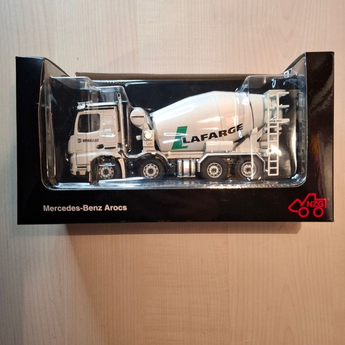 Collectible Mercedes-Benz Arocs 8x4 Concrete Mixer 1:50 new