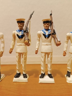 Athina Navy Soldiers figures with summer uniform, like new set of four