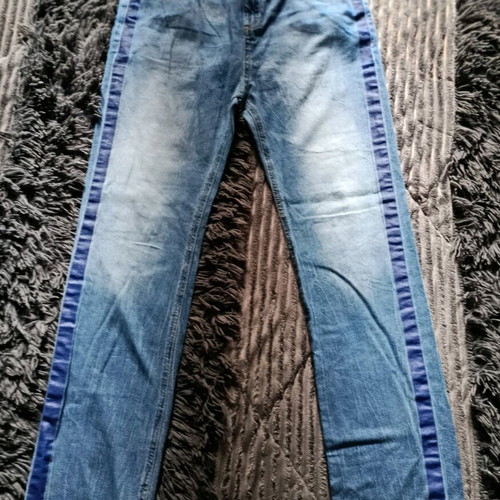 Branded jeans pants like new with nice design