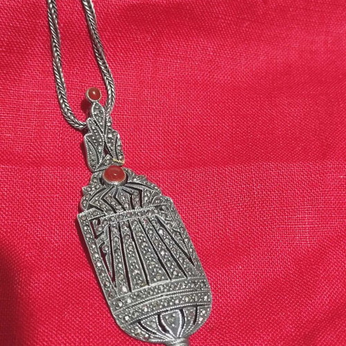 Silver pendant with marcasite and carnelian stones, like new