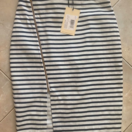 Lynne striped skirt size S, new with functional zipper
