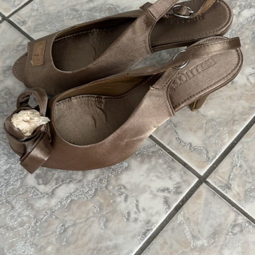 Bellucci women's heels size 38, beige brown