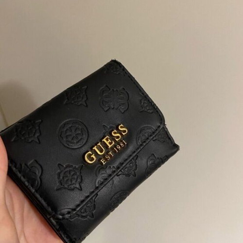 Guess wallet in good condition