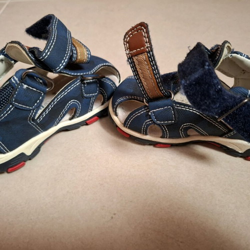 Oscal sandals used, size 20 for boys