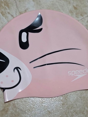 Speedo swimming cap for girl like new