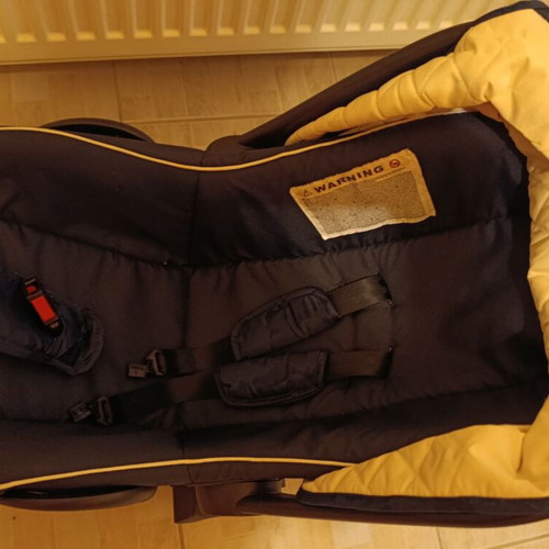 Carello baby car seat and port bebe set