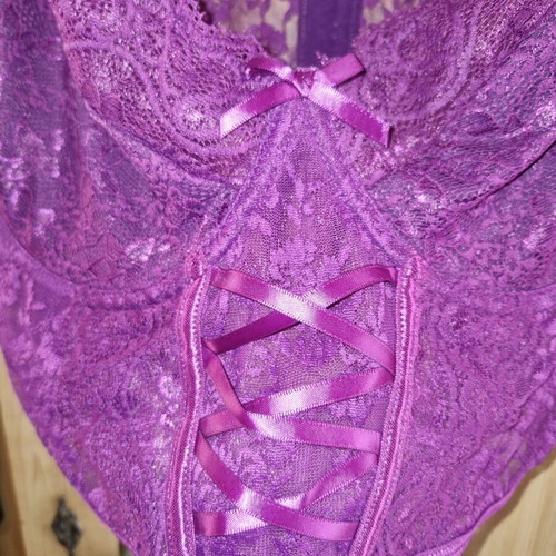 Corset bra purple new, size 2XL with adjustable straps and 9 hooks