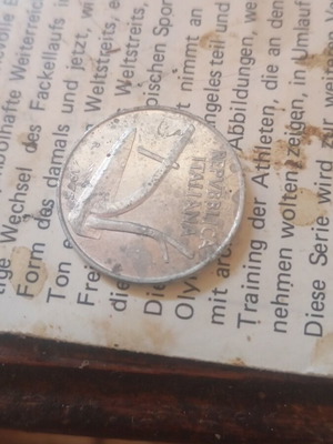 Italy 1975 10 Lira coin used