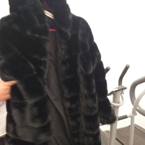 Black fur XL like new
