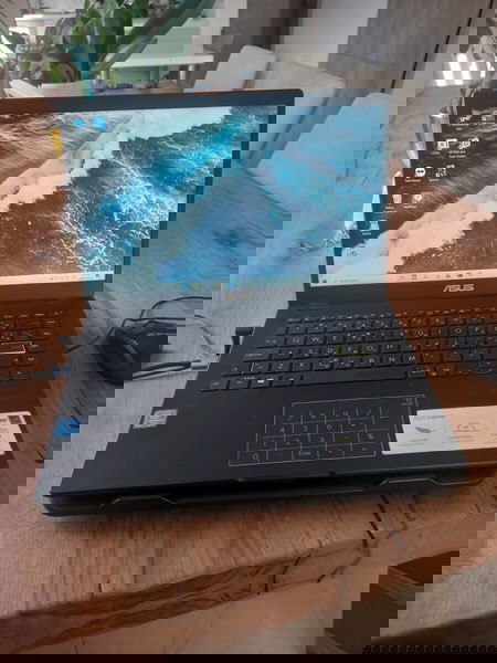 Laptop Asus E410MA