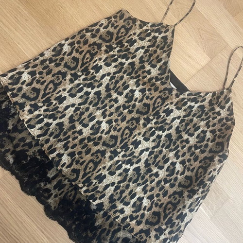 Satin leopard top Zara like new with black lace detail