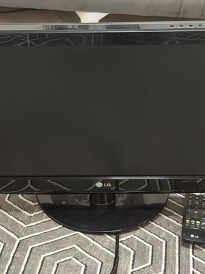 LG 22" TV Monitor 22LD320 used with remote and HDMI