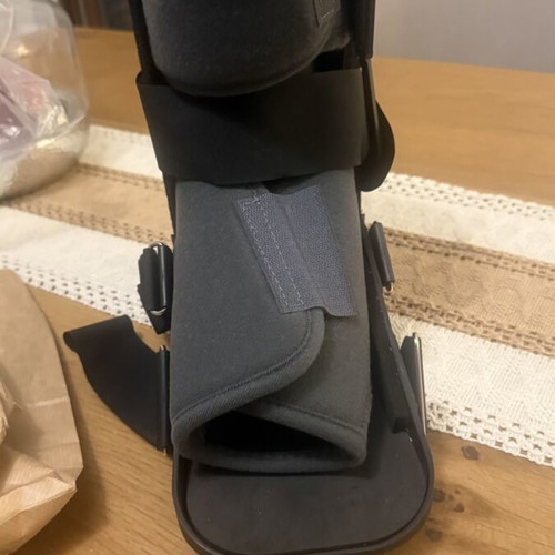 Walker Short Ankle Brace Size 40-43 Like New