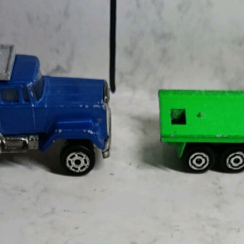 Majorette toy trucks 1/100 scale used, set of 2