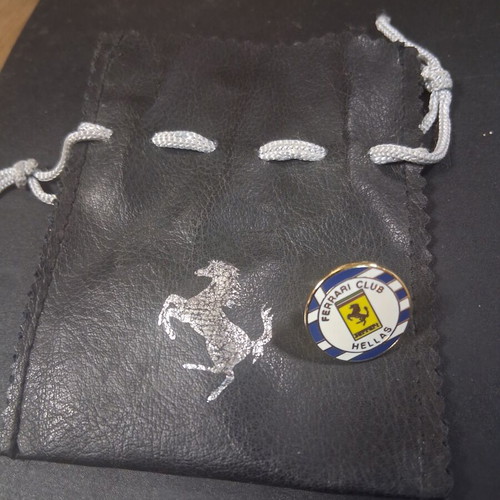 Ferrari Club Pin like new