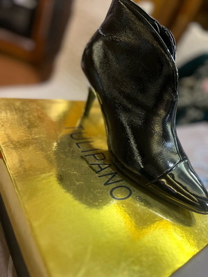 Black patent pointed ankle boots new, size 39