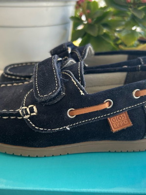 Gioseppo kids moccasins size 27 like new, blue