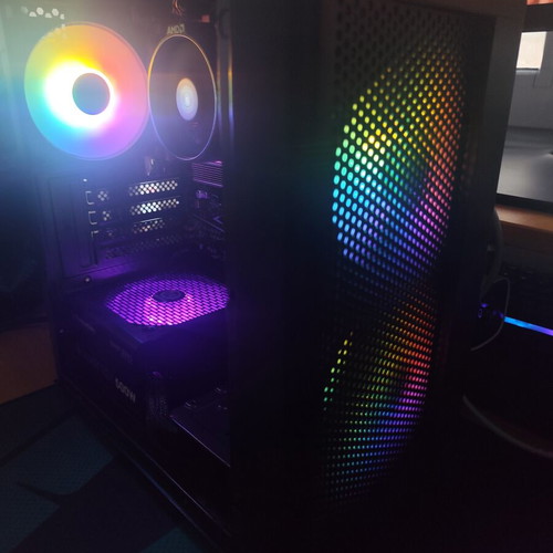Office desktop PC with AMD Ryzen 5 3400G and 16GB RAM