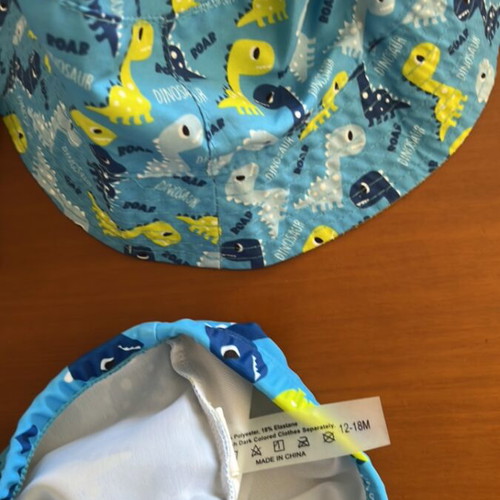 Baby clothes set used, 11 t-shirts, 1 shorts, 3 hats, swimwear for 12-18 months