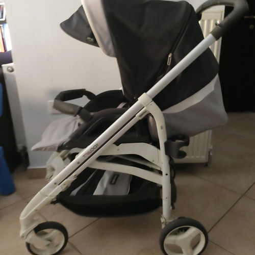Inglesina stroller like new with footmuff and waterproof cover