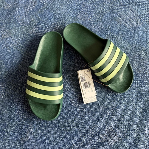 Adidas Adilette Aqua slides new, sizes 41.5 and 42.5