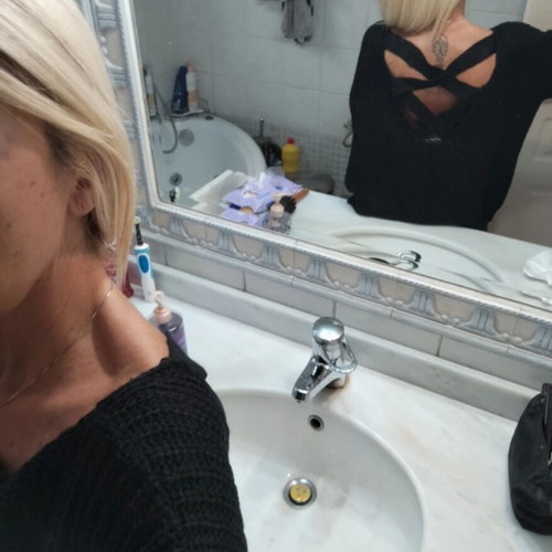 Sweater with open back like new, black, one size