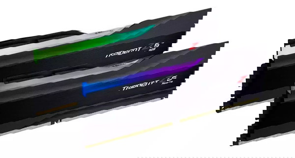 G.Skill Trident Z5 RGB 32GB DDR5 RAM με 2 Modules (2x16GB) και Ταχύτητα 7200 για Desktop