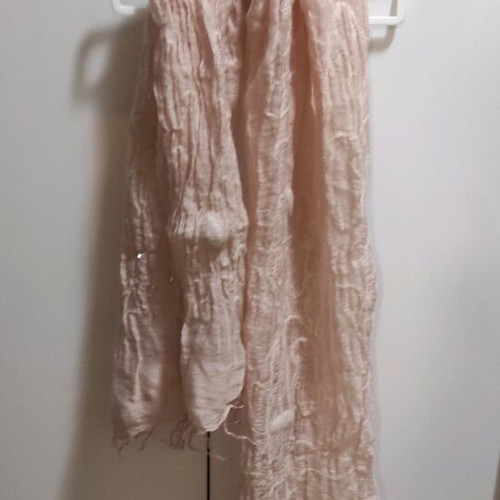 Pink scarf like new