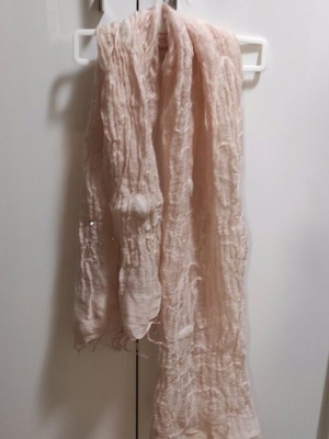 Pink scarf like new