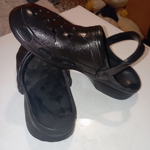 Flip Flops Size 44 Black with Anatomical Footbed Like New