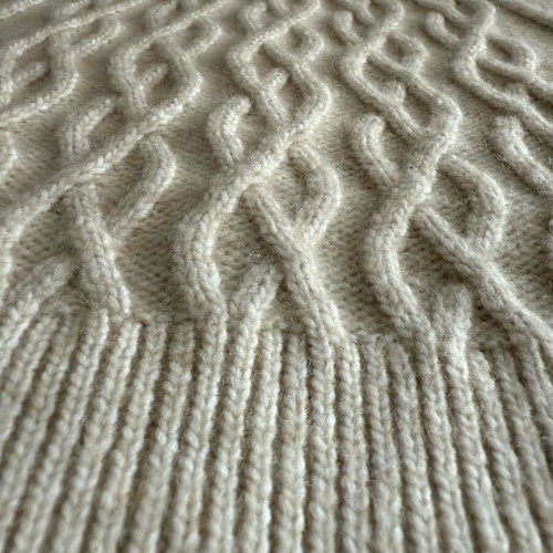 Beige knitted dress H&M like new with turtleneck and oversize sleeves