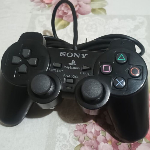 PlayStation 2 controller black like new