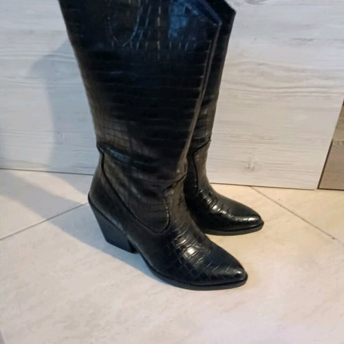 Boots new, black, size 36