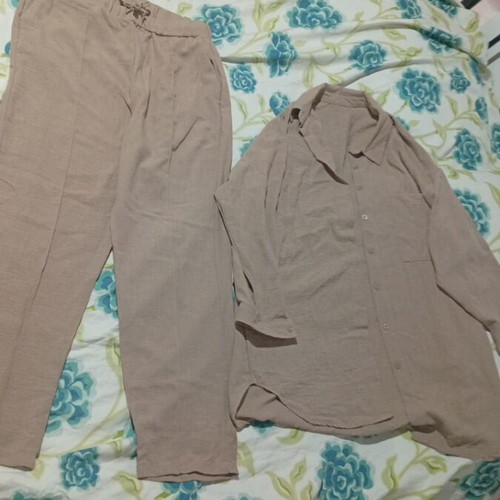 Set palazzo pants and shirt like new, size Large, beige