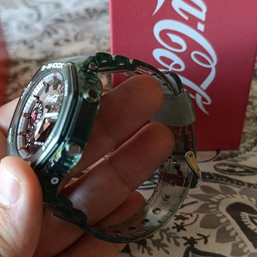 G-SHOCK Coca Cola Limited Edition GA-2100CC-3AER watch like new with green rubber strap