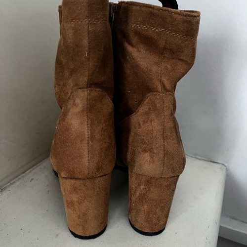 Women's boots new, size 39, brown