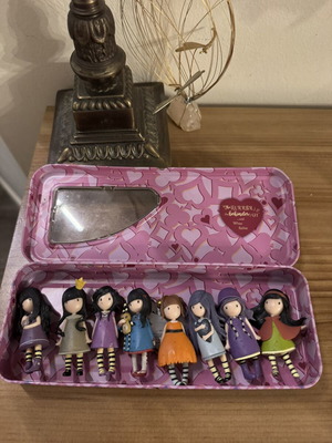 Santoro dolls