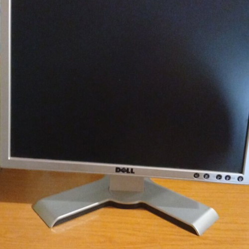Dell Ultrasharp 1908Fp 19" Monitor with Adjustable Rotating Stand