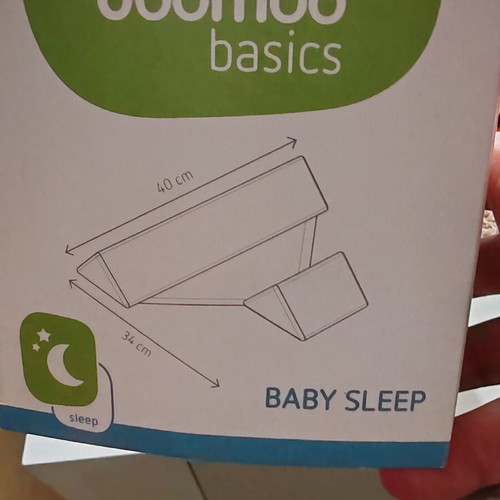 Doomoo baby support pillow like new, sleep wedge