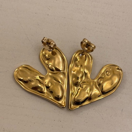 Heart Earrings new, stainless steel stud hearts 3cm gold color