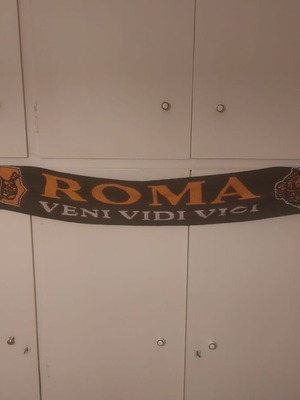Roma scarf in excellent condition