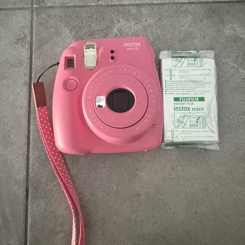 Fujifilm Instax Mini 9 instant camera like new, pink