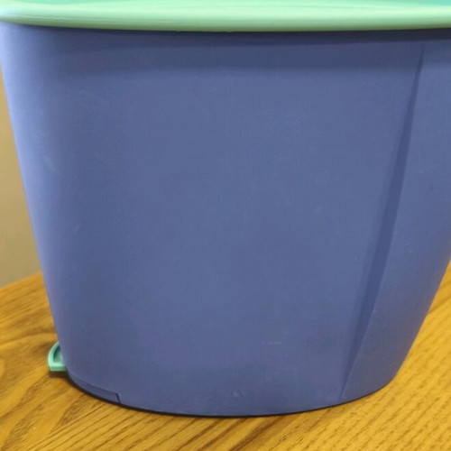 Tupperware storage container 1.6 L like new, purple with green lid