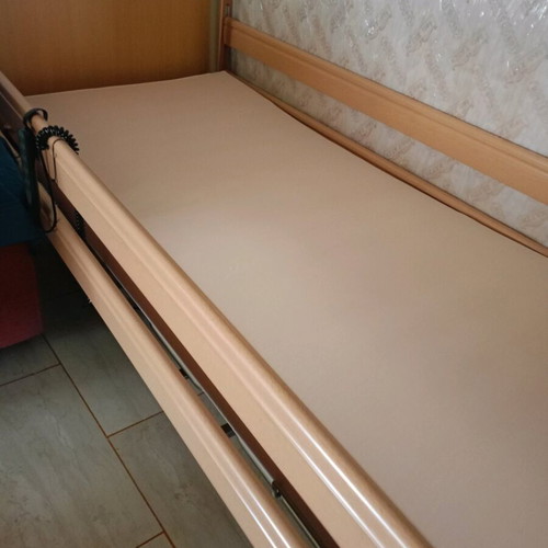 Hospital electric bed like new with mattress and remote control
