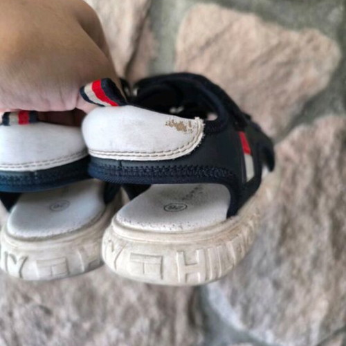 Tommy Hilfiger sandals kids size 26 used, white and blue