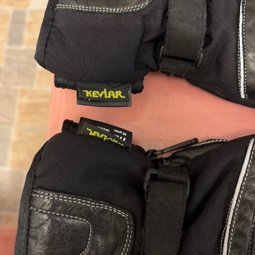 Kevlar motorcycle gloves with Thinsulate lining, new